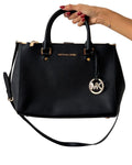 Michael Kors - Cartera negra