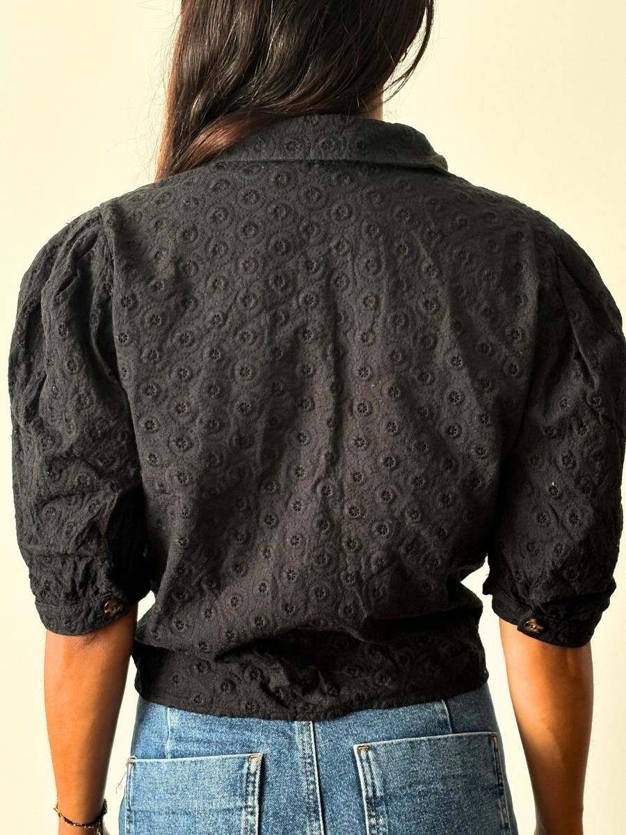 Mentha & Chocolate - Blusa de Brodery Negra | Corta Detalle Artesanal