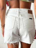 Calvin Klein - Short Denim Blanco | Botones Frontales Clásico